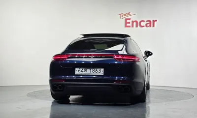 Porsche Panamera 2018, 115557 км, за 43681.01 USD