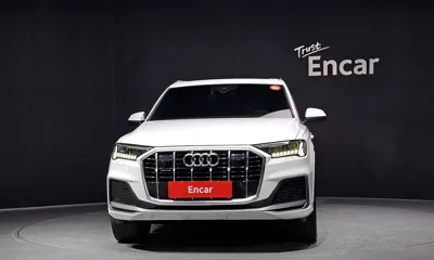 Audi Q7 2021, 105463 км, за 26977.82 USD