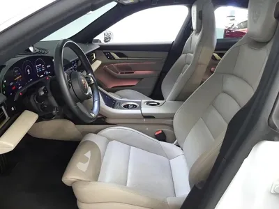 Porsche Taycan 2024, 25600 км, за 84022.58 USD - фото 6