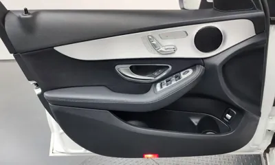 Mercedes-Benz C-Class 2018, 53074 км, за 10906.94 USD - фото 24