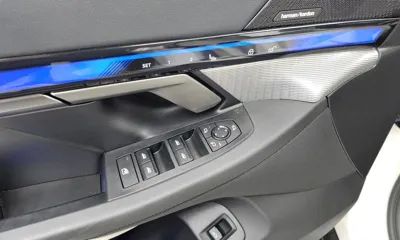 BMW 5-Series 2025, 22105 км, за 40370.22 USD - фото 30