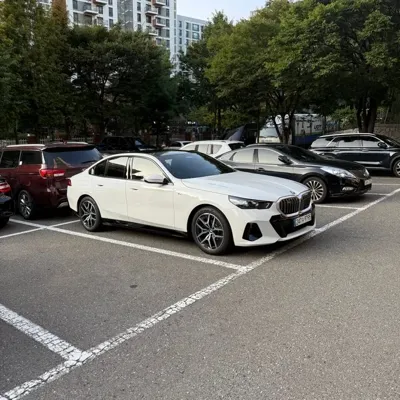 BMW 5-Series · 2025 год