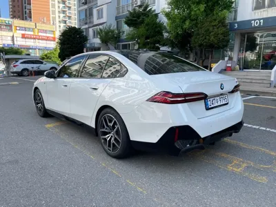 BMW 5-Series 2025, 758 км, за 41693.83 USD
