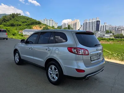 Hyundai Santafe 2012, 126468 км, за 2297.49 USD
