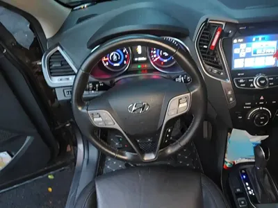 Hyundai Santa Fe 2016, 106100 км, за 6020.41 USD