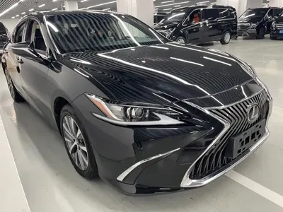 Lexus ES 2021, 40000 км, за 17869.41 USD