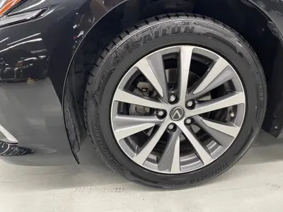 Lexus ES 2021, 40000 км, за 17869.41 USD