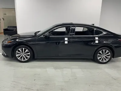 Lexus ES 2021, 40000 км, за 17869.41 USD