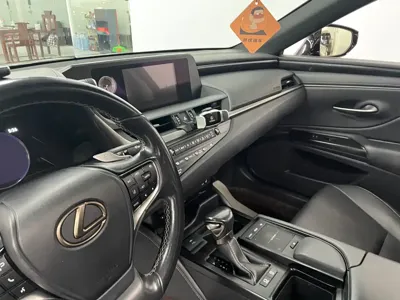 Lexus ES 2021, 40000 км, за 17869.41 USD - фото 9
