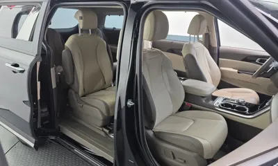 Kia Canival 2023, 54745 км, за 18698.38 USD - фото 12