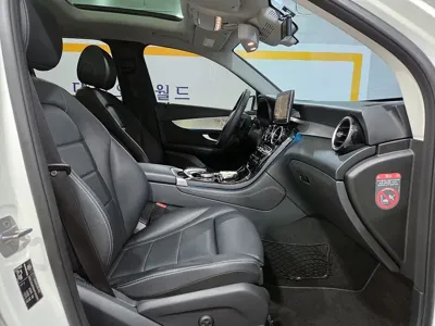 Mercedes-Benz GLC-Class 2017, 56341 км, за 16848.36 USD - фото 17
