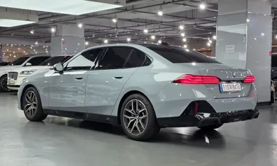 BMW 5-Series 2025, 1800 км, за 51201.26 USD