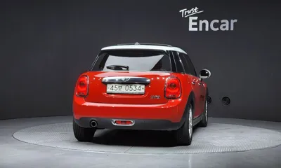 MINI Cooper 2016, 58031 км, за 7687.3 USD