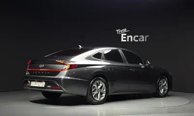 Hyundai Sonata 2021, 71416 км, за 9518.18 USD