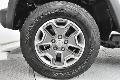 Jeep Wrangler 2017, 78192 км, за 13976.46 USD