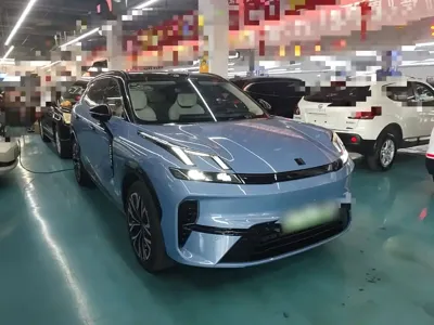 Lynk & Co 08 EM-P 2025, 8900 км, за 25838.23 USD