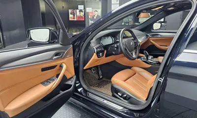 BMW 5-Series 2018, 50936 км, за 18136.9 USD - фото 11