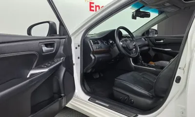 Toyota Camry 2016, 116708 км, за 7877.12 USD - фото 12