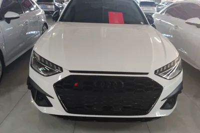 Audi A4L 2022, 42000 км, за 28129 USD