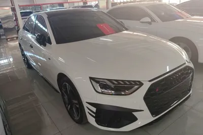 Audi A4L 2022, 42000 км, за 28129 USD
