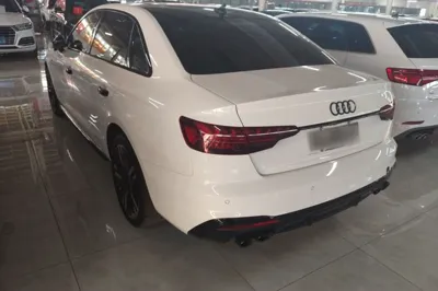 Audi A4L 2022, 42000 км, за 28129 USD