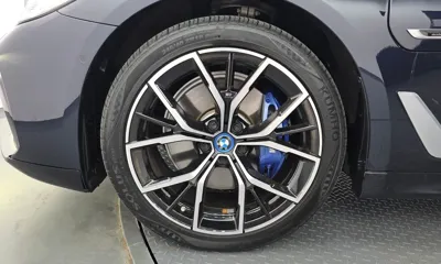 BMW 5-Series 2022, 57921 км, за 26191.41 USD
