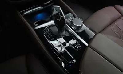 BMW 5-Series 2022, 57921 км, за 26191.41 USD - фото 9