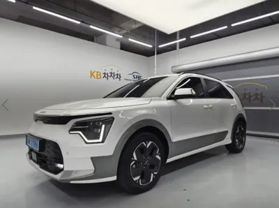 Kia Niro 2023, 212655 км, за 10402.04 USD