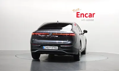 Toyota Crown 2023, 31020 км, за 36703 USD