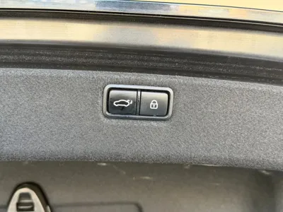 Hyundai Genesis 2016, 196992 км, за 6175.65 USD - фото 20