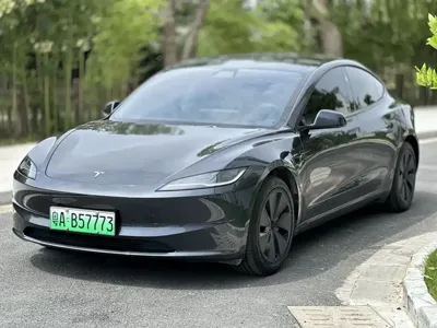 Tesla Model 3 · 2025 год