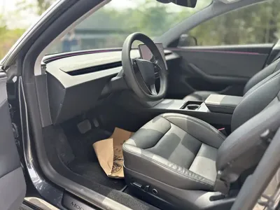 Tesla Model 3 2025, 40000 км, за 26470.79 USD