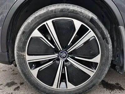 BYD Tang New Energy 2023, 80700 км, за 17627.67 USD