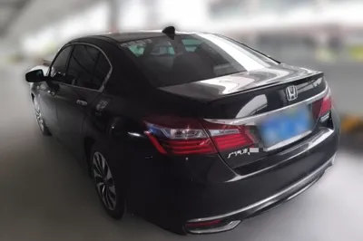 Honda Accord 2016, 175900 км, за 11055 USD