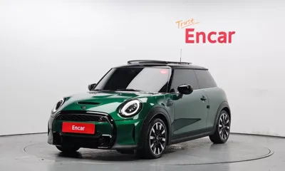 MINI Cooper · 2023 год