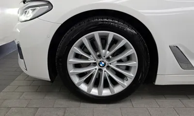 BMW 5-Series 2023, 60862 км, за 24039.72 USD