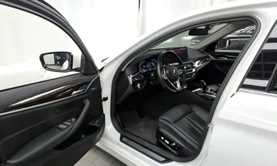 BMW 5-Series 2023, 60862 км, за 24039.72 USD - фото 10