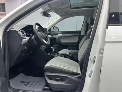 Volkswagen Tayron 2023, 55000 км, за 21979.63 USD - фото 8