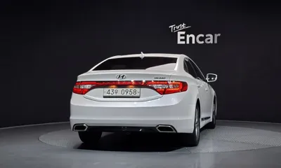 Hyundai Grandeur 2016, 49542 км, за 6279.75 USD