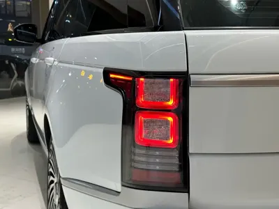Land Rover Range Rover 2018, 130000 км, за 73276.98 USD