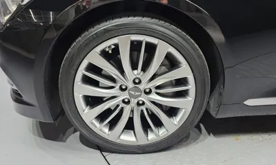 Hyundai Genesis 2016, 104920 км, за 8125.85 USD