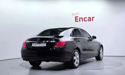 Mercedes-Benz C-Class 2016, 80061 км, за 9072.84 USD