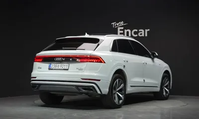 Audi Q8 2022, 149460 км, за 33412.1 USD