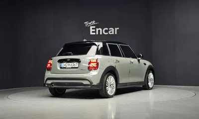 MINI Cooper 2022, 36949 км, за 15953.63 USD
