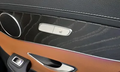 Mercedes-Benz GLC-Class 2023, 68921 км, за 31398.75 USD - фото 18