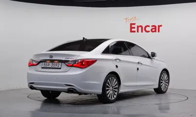 Hyundai Sonata 2012, 131050 км, за 2953.17 USD