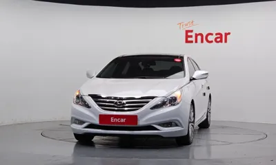 Hyundai Sonata 2012, 131050 км, за 2953.17 USD