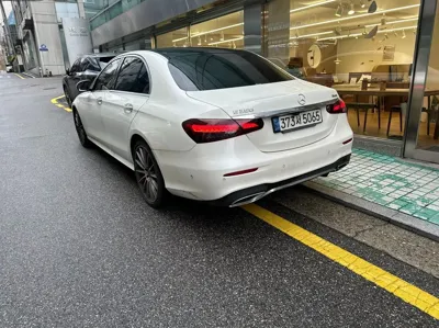 Mercedes-Benz E-Class 2021, 80000 км, за 20846.92 USD