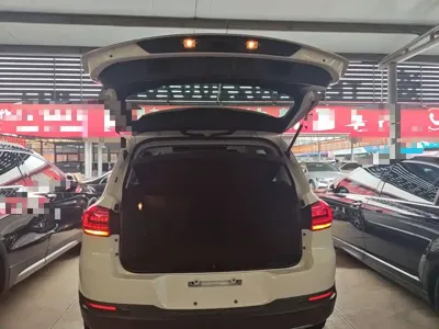 Volkswagen Tiguan 2016, 133600 км, за 6150.56 USD - фото 19