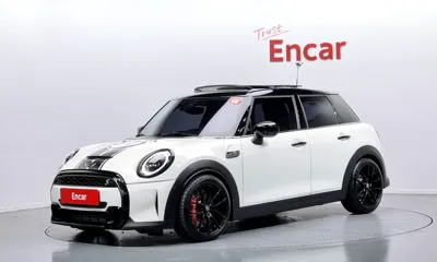 MINI Cooper · 2022 год